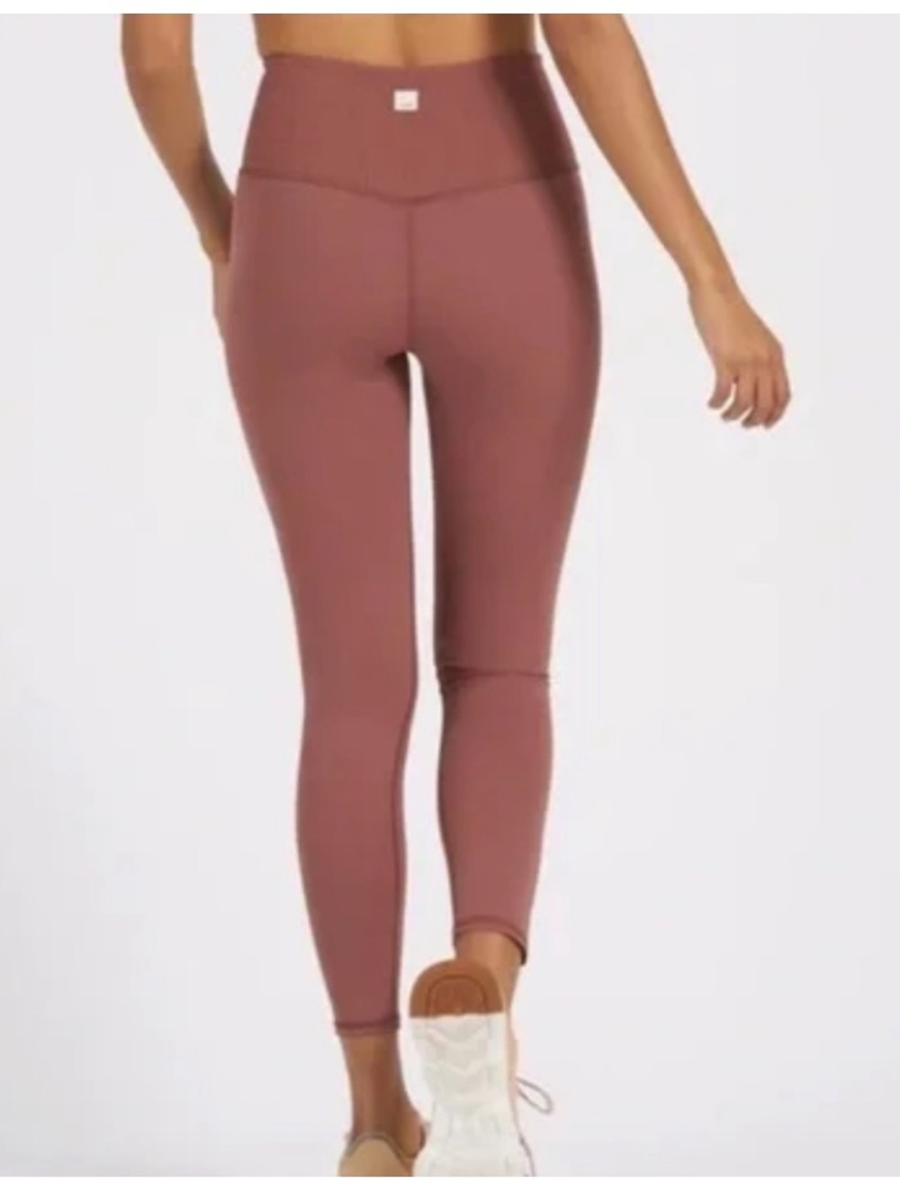 Vuori Studio Pocket Legging in Rosewood Size M B37
